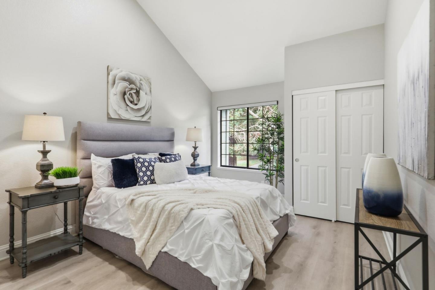 Detail Gallery Image 13 of 29 For 2570 Yerba Bank Ct, San Jose,  CA 95121 - 3 Beds | 2 Baths