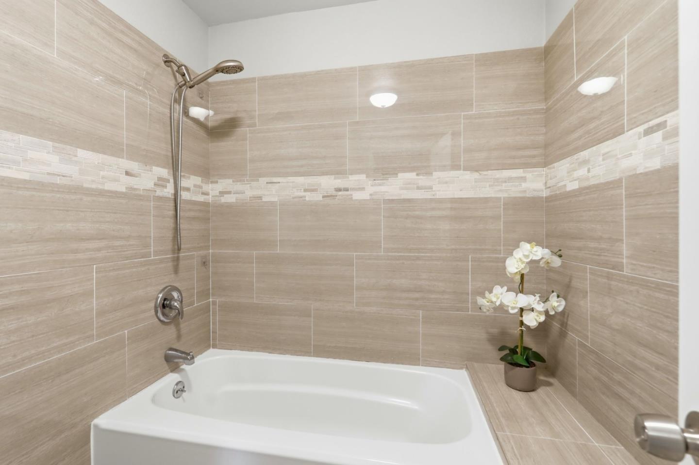 Detail Gallery Image 17 of 29 For 2570 Yerba Bank Ct, San Jose,  CA 95121 - 3 Beds | 2 Baths