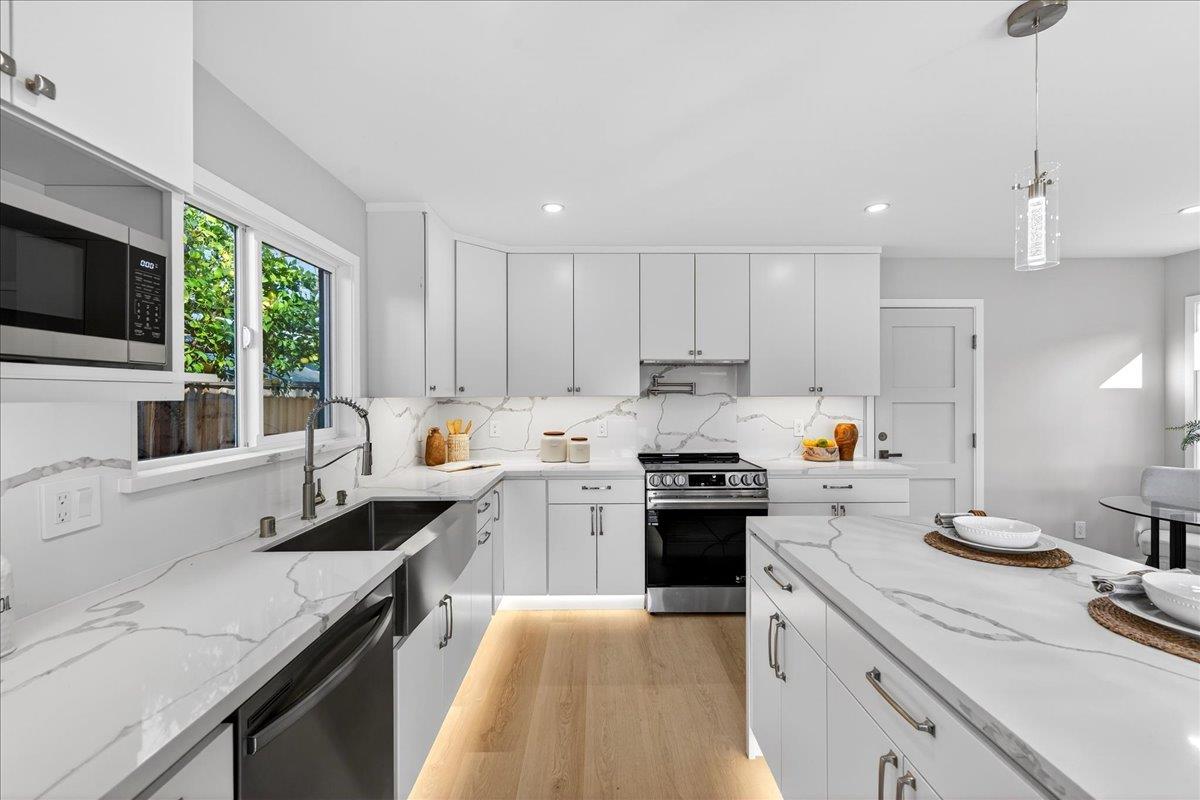 Detail Gallery Image 21 of 78 For 5993 Indian Ave, San Jose,  CA 95123 - 4 Beds | 2 Baths