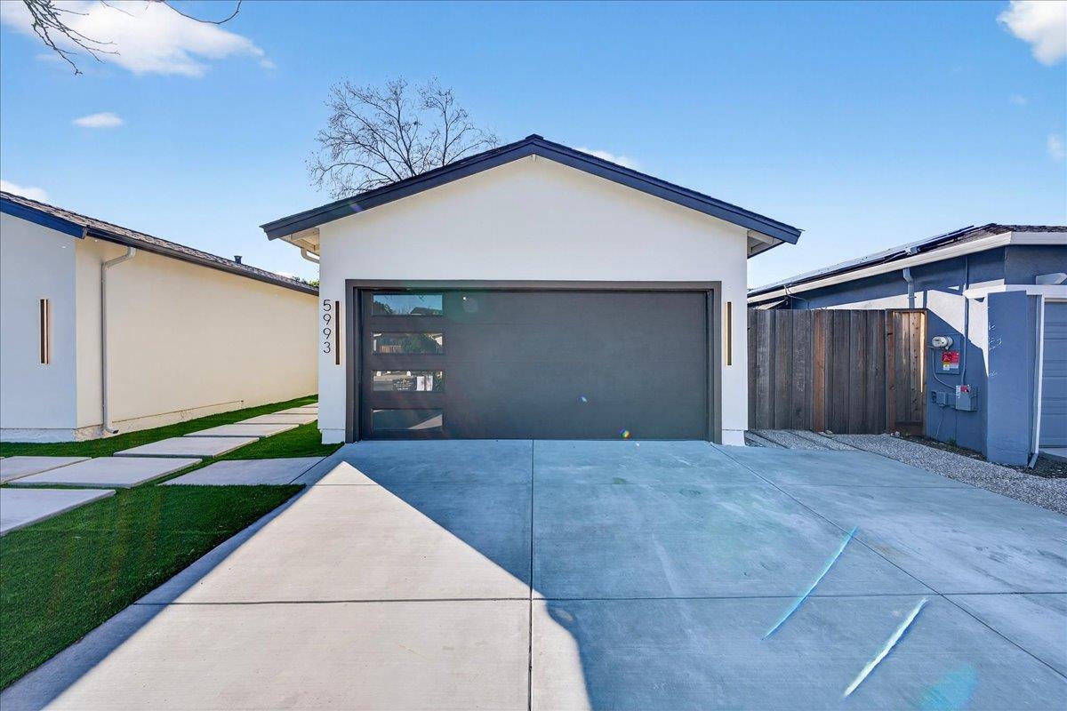 Detail Gallery Image 4 of 78 For 5993 Indian Ave, San Jose,  CA 95123 - 4 Beds | 2 Baths