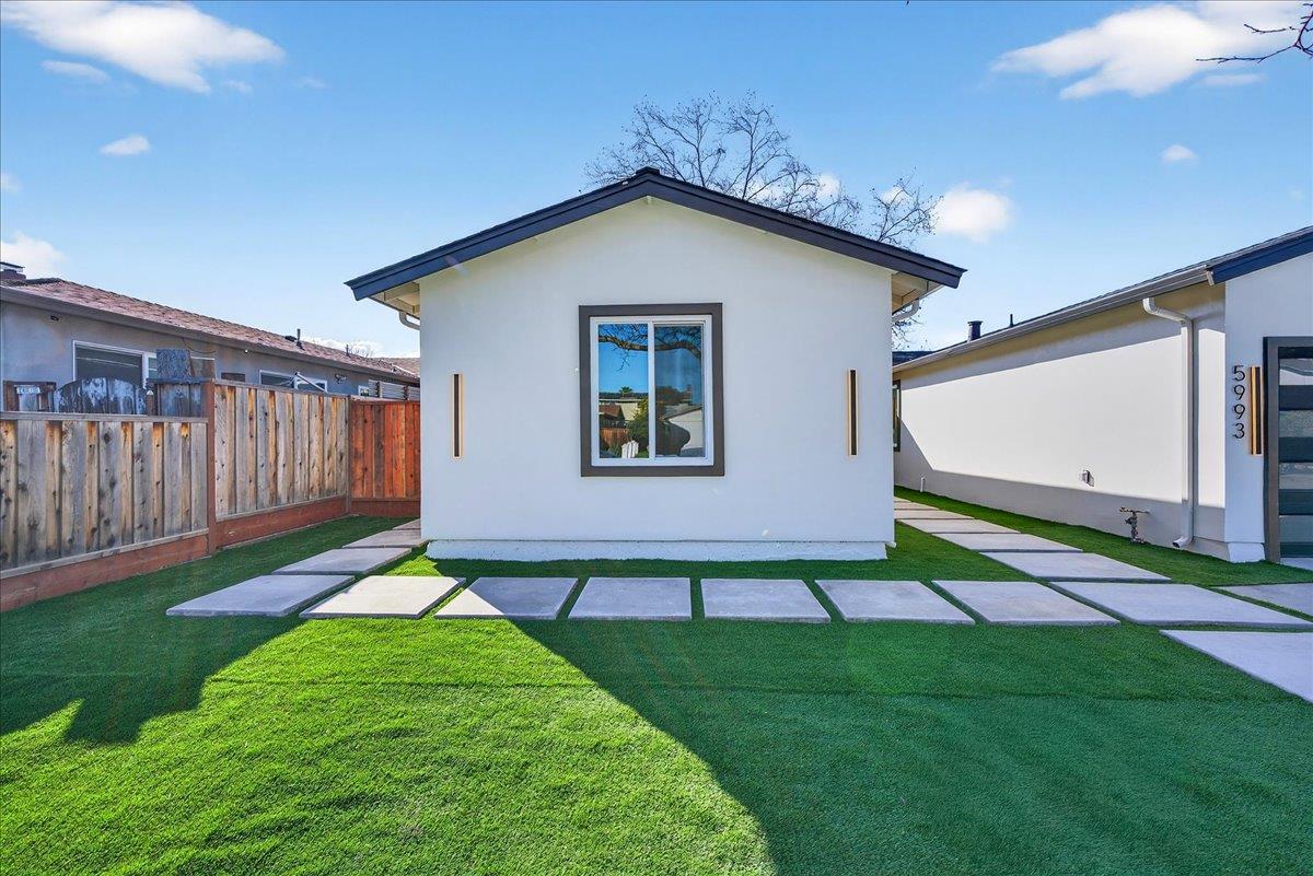 Detail Gallery Image 5 of 78 For 5993 Indian Ave, San Jose,  CA 95123 - 4 Beds | 2 Baths