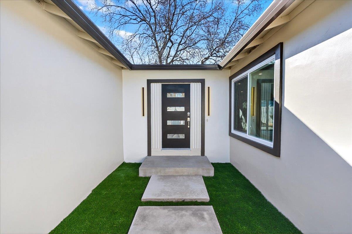 Detail Gallery Image 6 of 78 For 5993 Indian Ave, San Jose,  CA 95123 - 4 Beds | 2 Baths