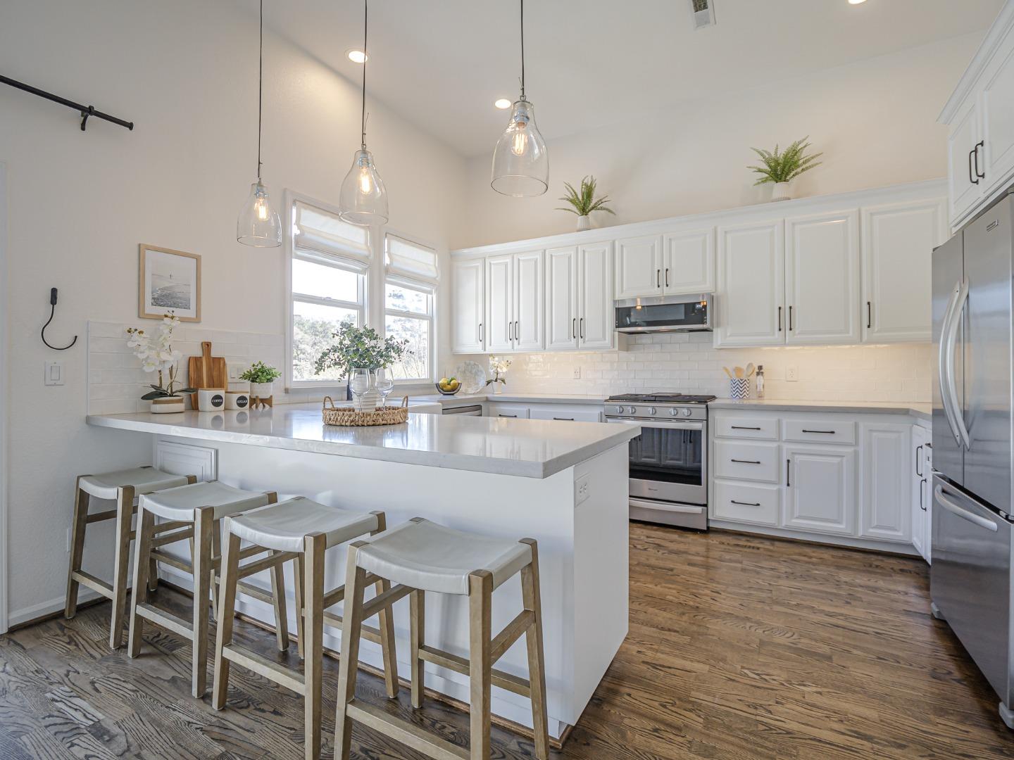 Detail Gallery Image 14 of 80 For 230 Rosemarie Ct, Aptos,  CA 95003 - 3 Beds | 2/1 Baths