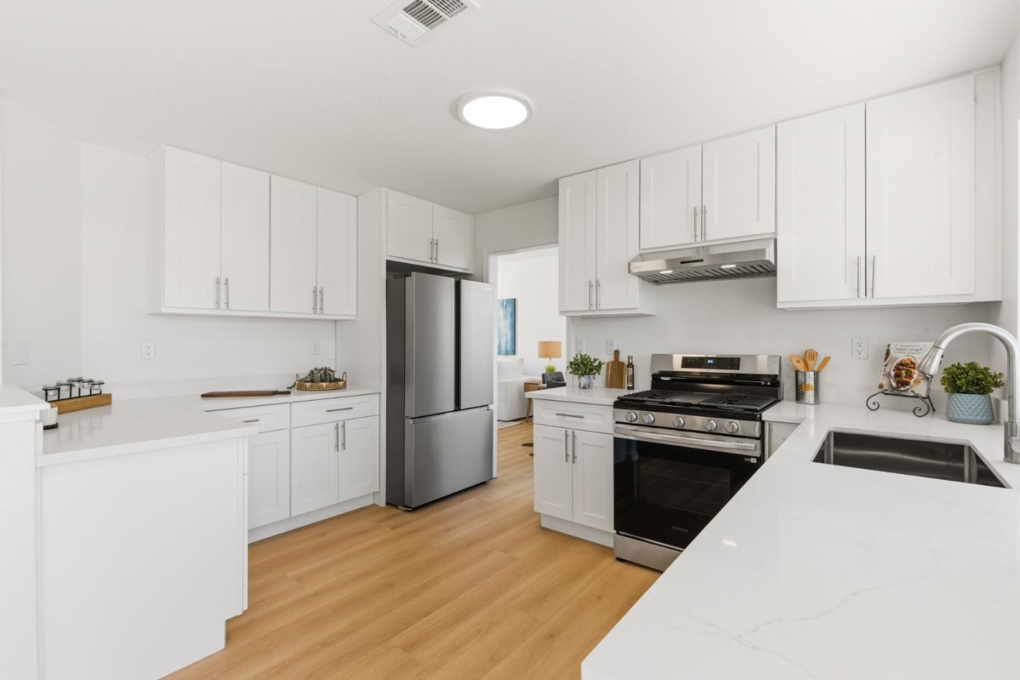 Detail Gallery Image 8 of 50 For 1505 Barkley Mountain Way, Antioch,  CA 94531 - 3 Beds | 2/1 Baths