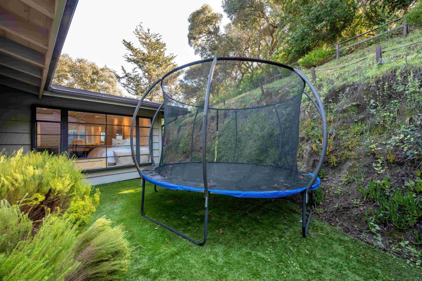 Detail Gallery Image 22 of 39 For 60 Calle De Los Ositos, Carmel Valley,  CA 93924 - 3 Beds | 3 Baths