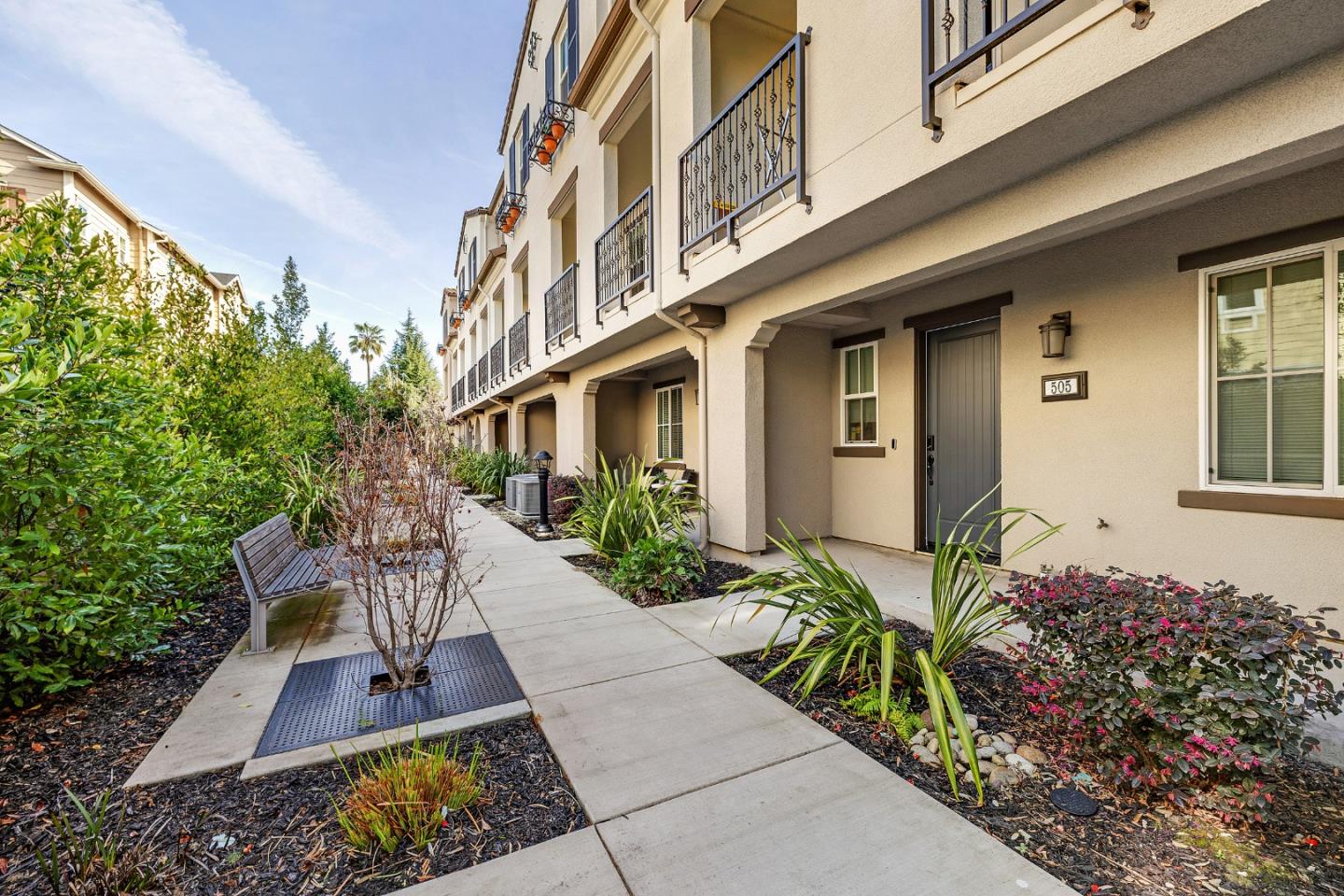 Detail Gallery Image 39 of 43 For 509 Sardinia Ter, Sunnyvale,  CA 94089 - 3 Beds | 3/1 Baths