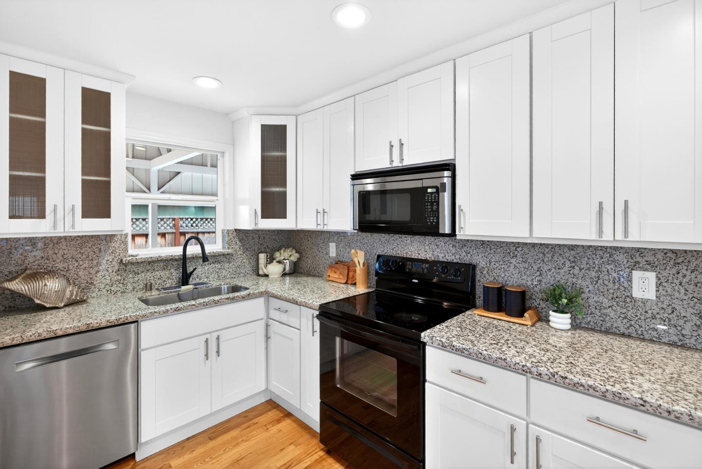 Detail Gallery Image 8 of 29 For 275 Jackson St, Sunnyvale,  CA 94086 - 3 Beds | 1/1 Baths