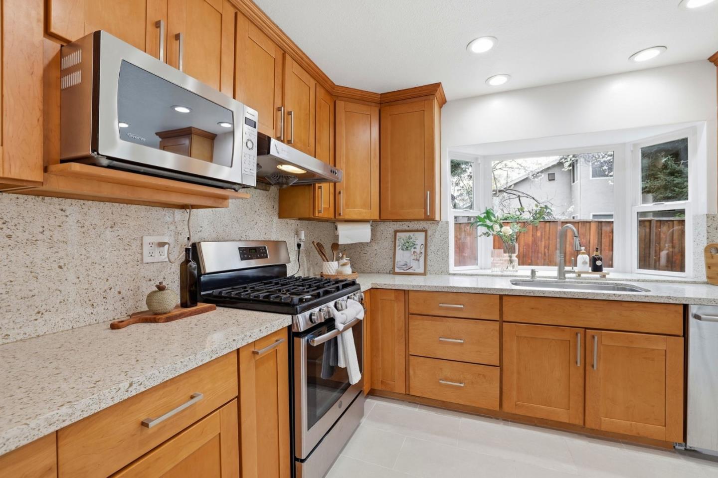 Detail Gallery Image 17 of 54 For 4826 Rio Vista Ave, San Jose,  CA 95129 - 3 Beds | 2/1 Baths