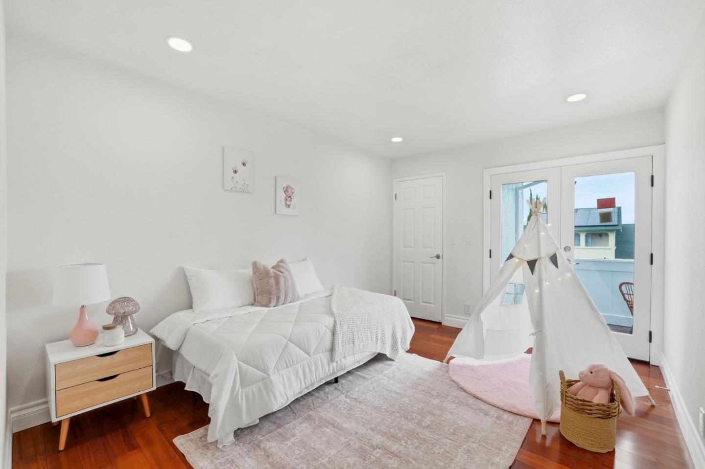 Detail Gallery Image 26 of 54 For 4826 Rio Vista Ave, San Jose,  CA 95129 - 3 Beds | 2/1 Baths