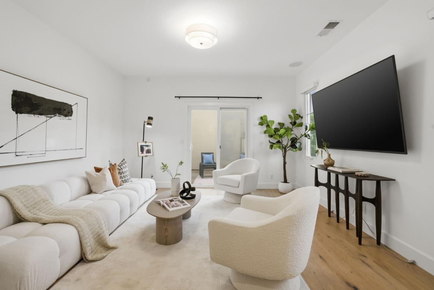 Detail Gallery Image 5 of 35 For 1336 Dahlia Loop, San Jose,  CA 95126 - 3 Beds | 2/1 Baths