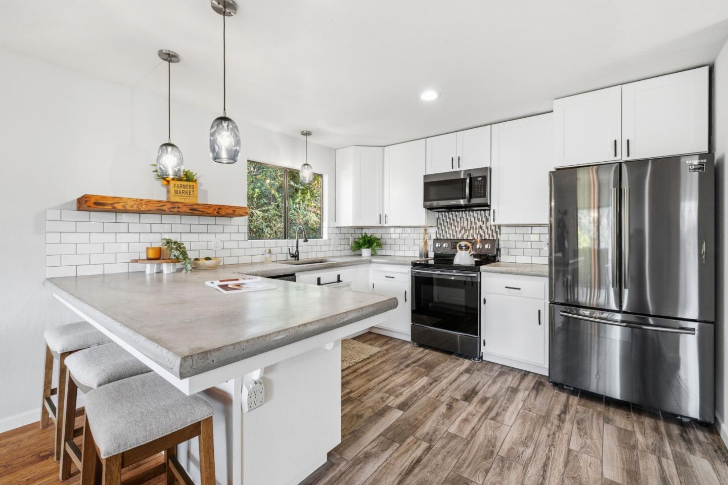 Detail Gallery Image 5 of 41 For 641 Marion Ave, Ben Lomond,  CA 95005 - 3 Beds | 2 Baths