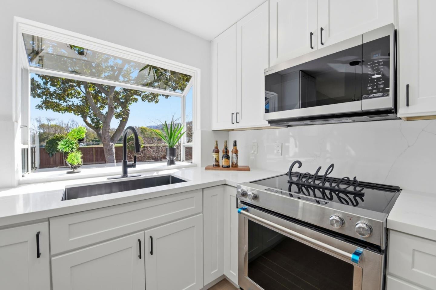 Detail Gallery Image 14 of 38 For 7544 Highland Oaks Dr, Pleasanton,  CA 94588 - 4 Beds | 2/1 Baths