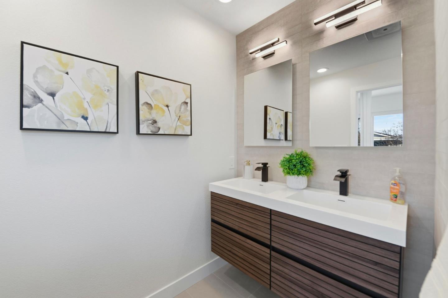 Detail Gallery Image 25 of 38 For 7544 Highland Oaks Dr, Pleasanton,  CA 94588 - 4 Beds | 2/1 Baths