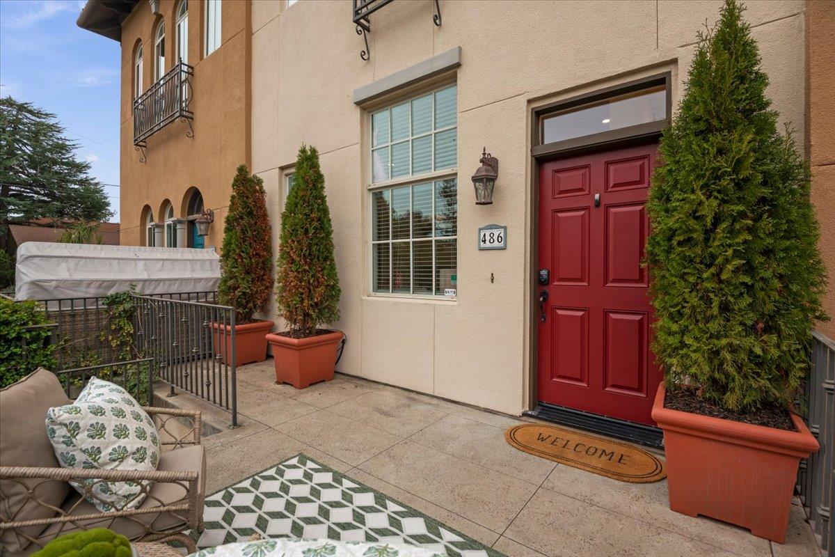 Detail Gallery Image 2 of 22 For 486 Gabilan St, Los Altos,  CA 94022 - 3 Beds | 2/1 Baths