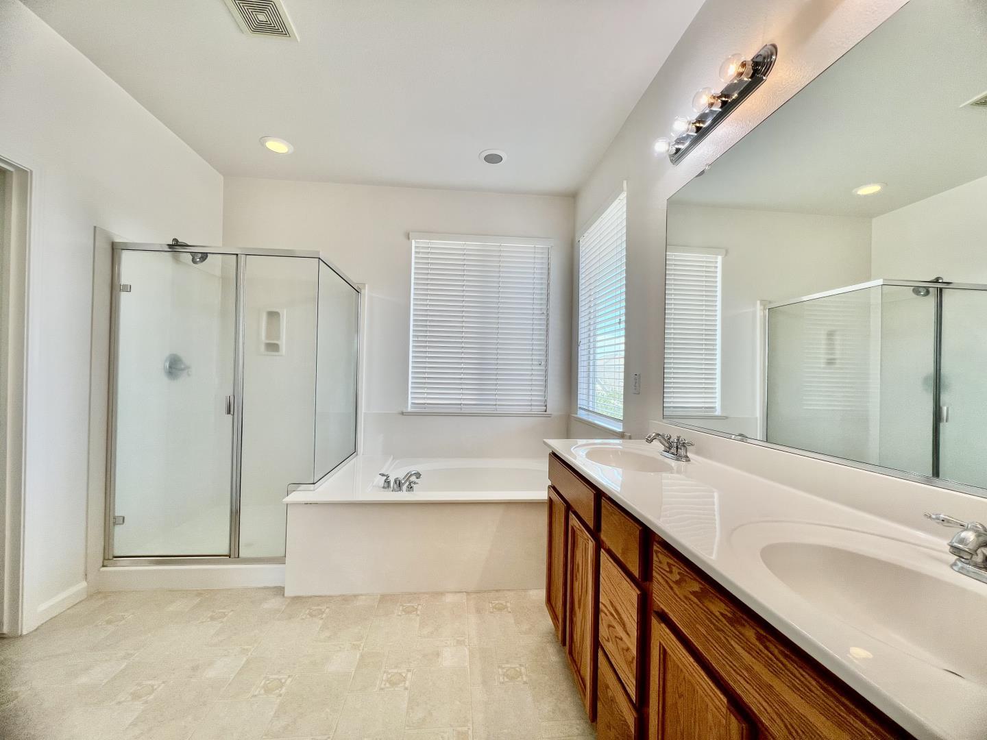 Detail Gallery Image 27 of 33 For 2364 River Rock Dr, Merced,  CA 95340 - 4 Beds | 3 Baths