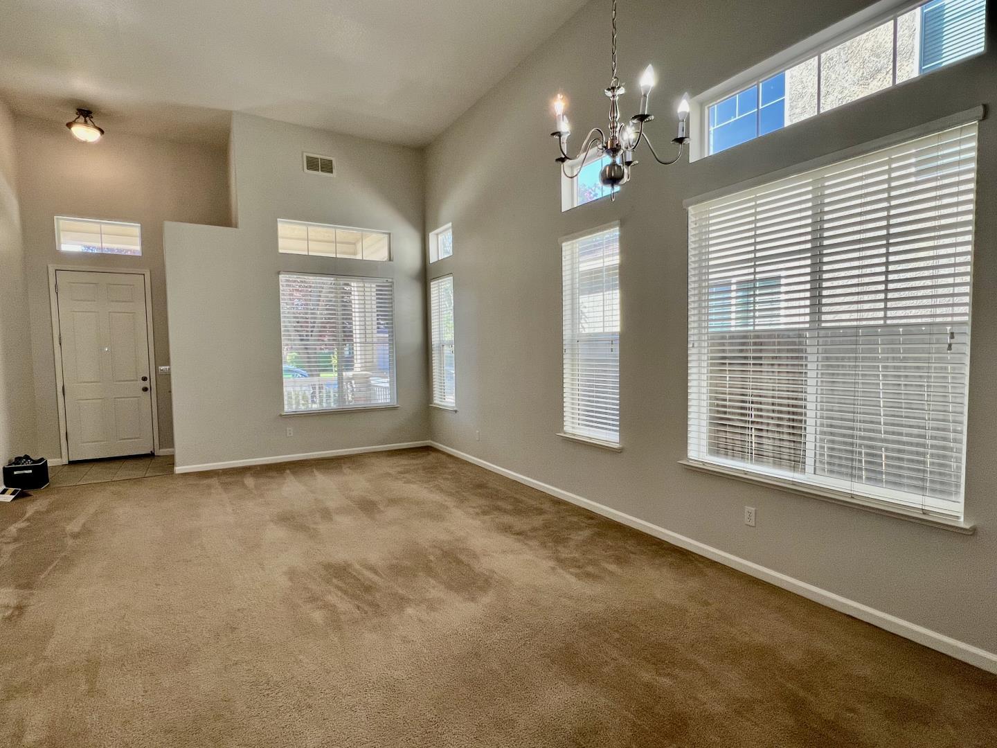 Detail Gallery Image 4 of 33 For 2364 River Rock Dr, Merced,  CA 95340 - 4 Beds | 3 Baths