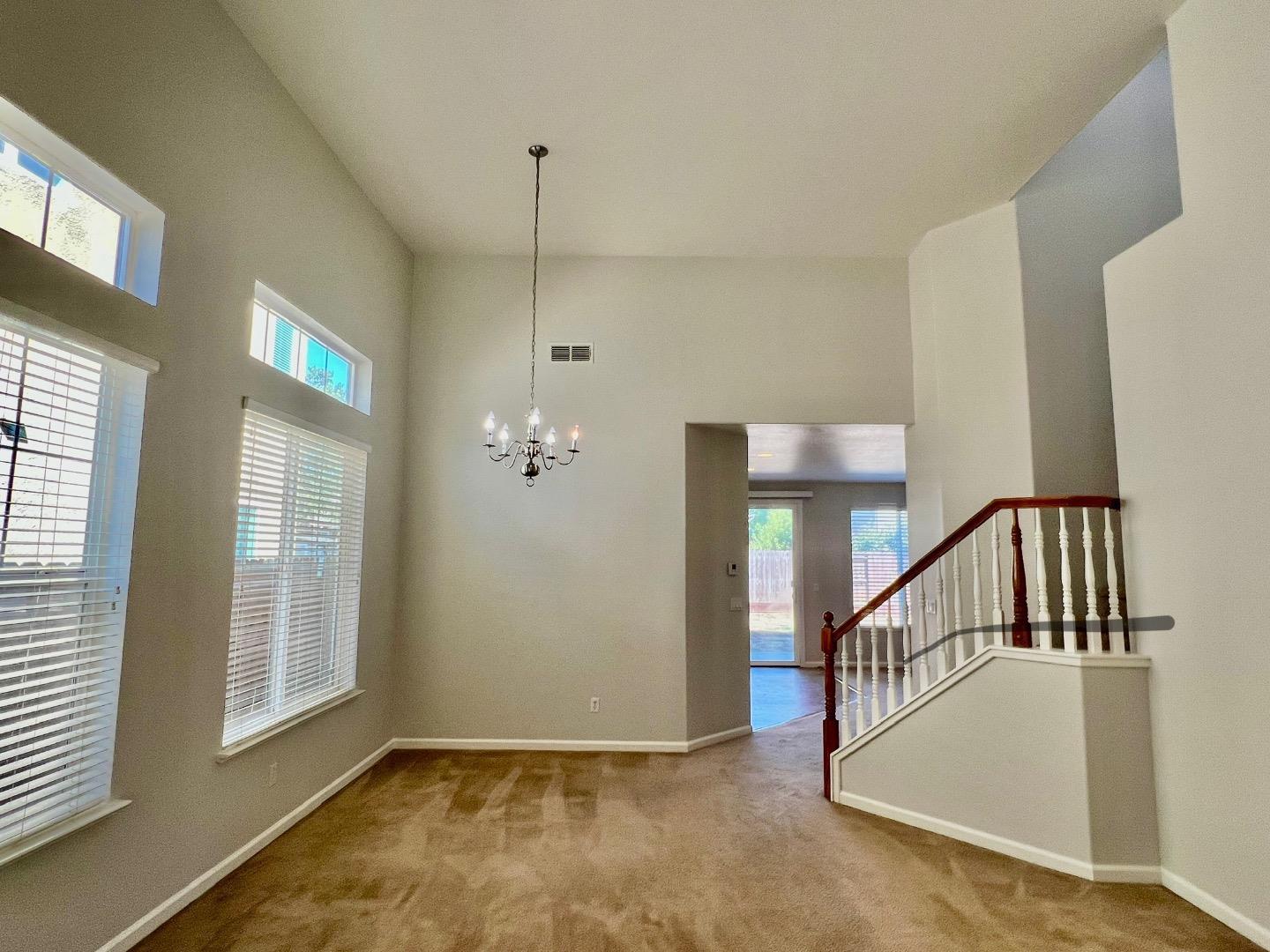 Detail Gallery Image 5 of 33 For 2364 River Rock Dr, Merced,  CA 95340 - 4 Beds | 3 Baths