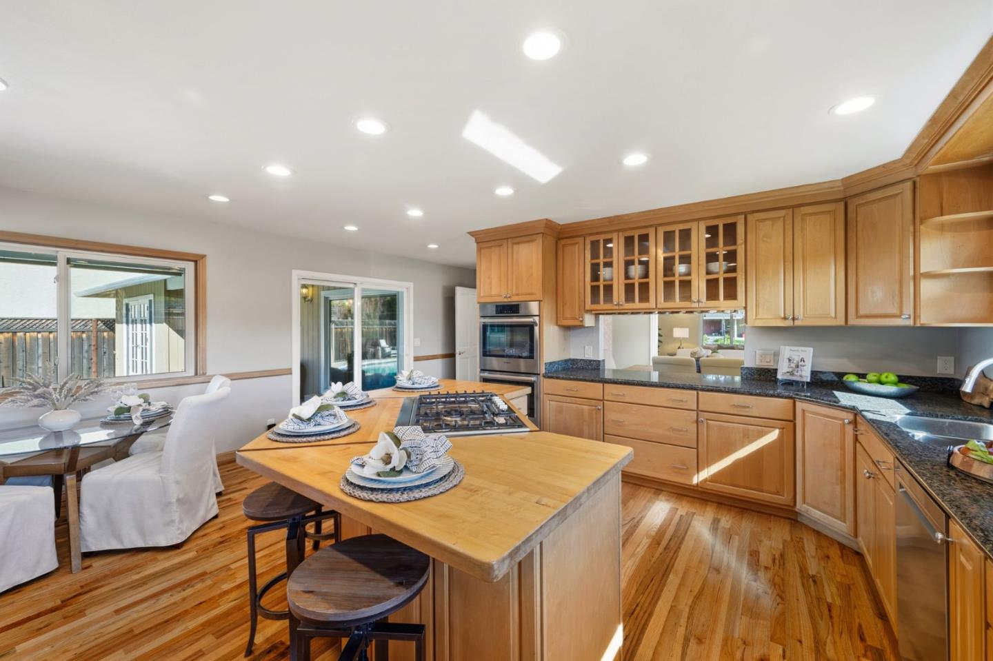 Detail Gallery Image 12 of 42 For 1259 N Central Ave, San Jose,  CA 95128 - 5 Beds | 3 Baths