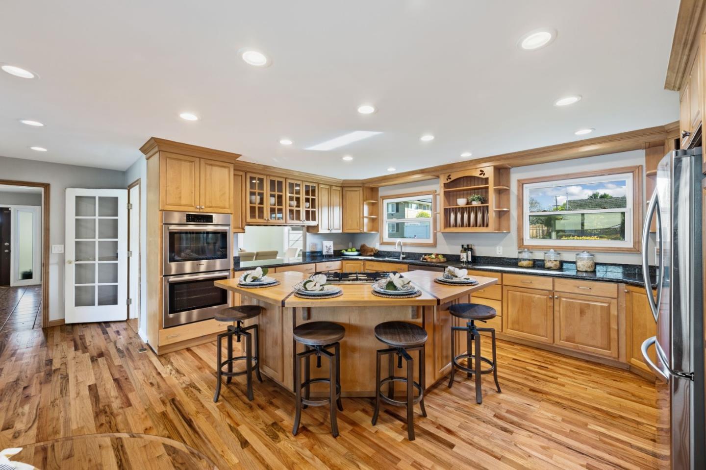 Detail Gallery Image 14 of 42 For 1259 N Central Ave, San Jose,  CA 95128 - 5 Beds | 3 Baths