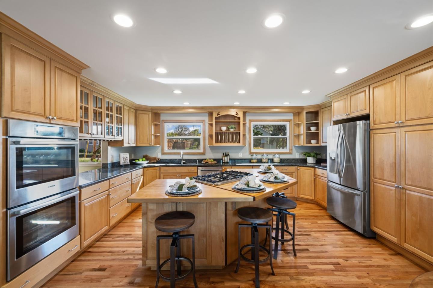 Detail Gallery Image 16 of 42 For 1259 N Central Ave, San Jose,  CA 95128 - 5 Beds | 3 Baths