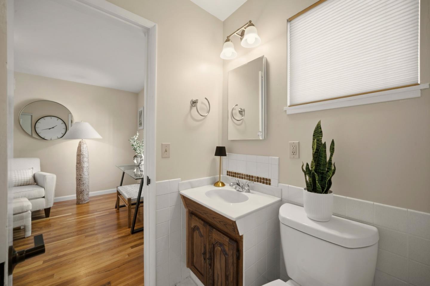 Detail Gallery Image 12 of 33 For 1077 Cadiz Ct, Seaside,  CA 93955 - 4 Beds | 2/1 Baths