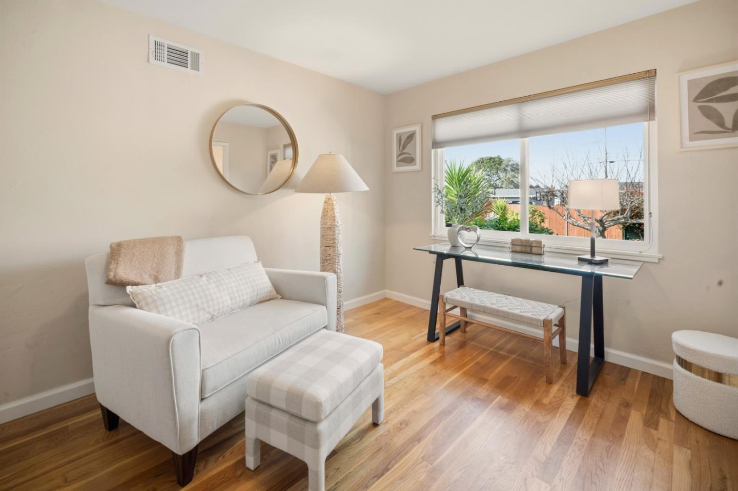 Detail Gallery Image 14 of 33 For 1077 Cadiz Ct, Seaside,  CA 93955 - 4 Beds | 2/1 Baths