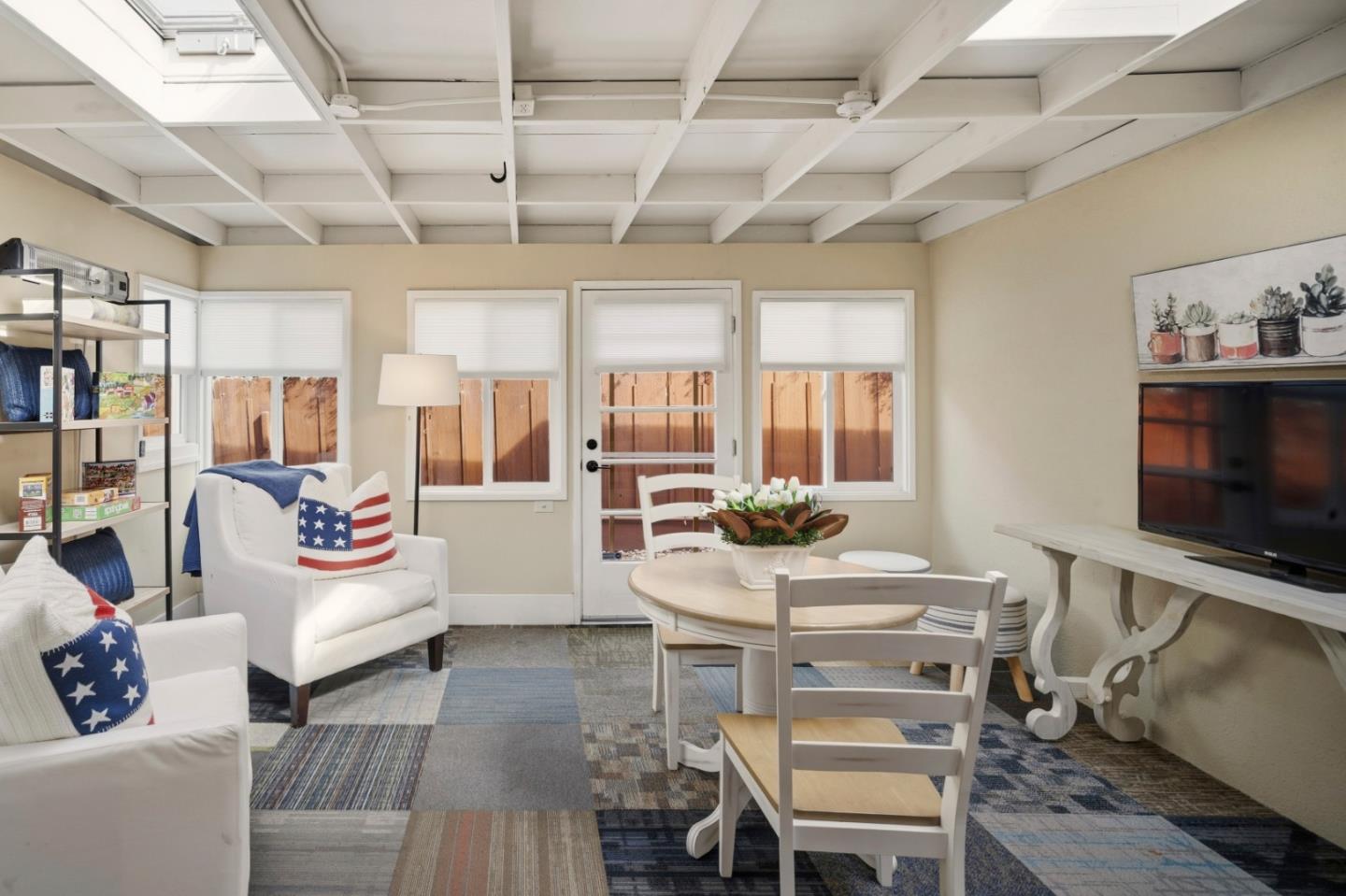 Detail Gallery Image 25 of 33 For 1077 Cadiz Ct, Seaside,  CA 93955 - 4 Beds | 2/1 Baths