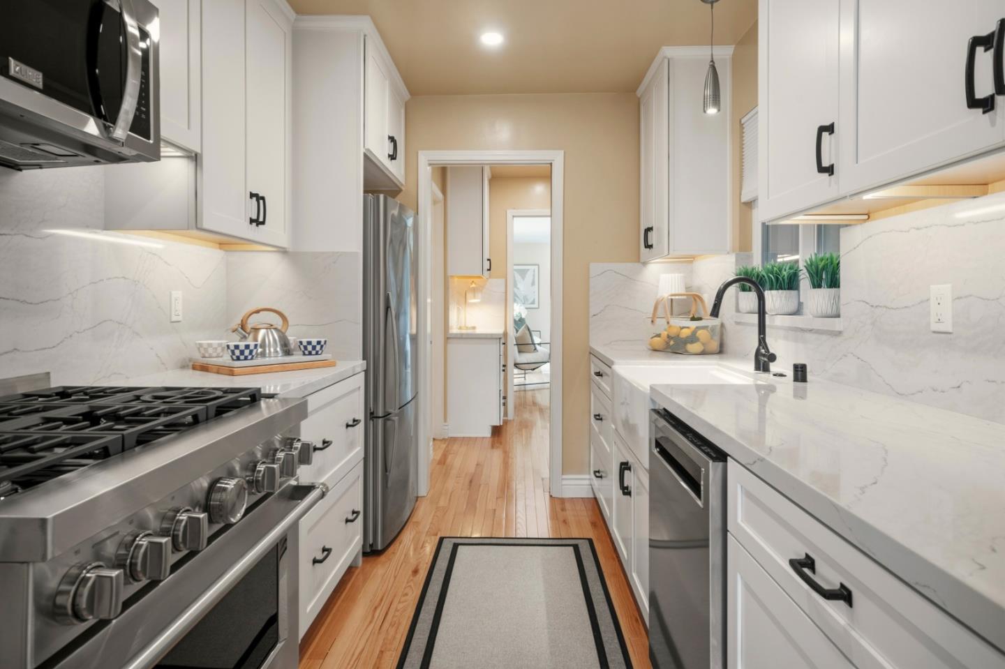 Detail Gallery Image 5 of 33 For 1077 Cadiz Ct, Seaside,  CA 93955 - 4 Beds | 2/1 Baths