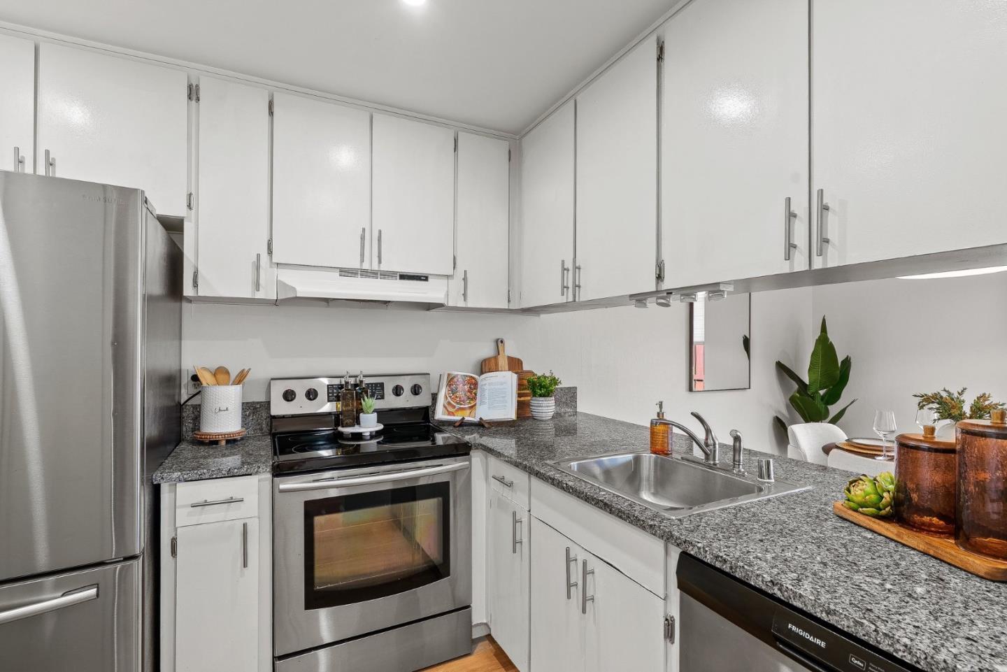 Detail Gallery Image 13 of 32 For 203 Corte San Pablo, Fremont,  CA 94539 - 2 Beds | 1/1 Baths