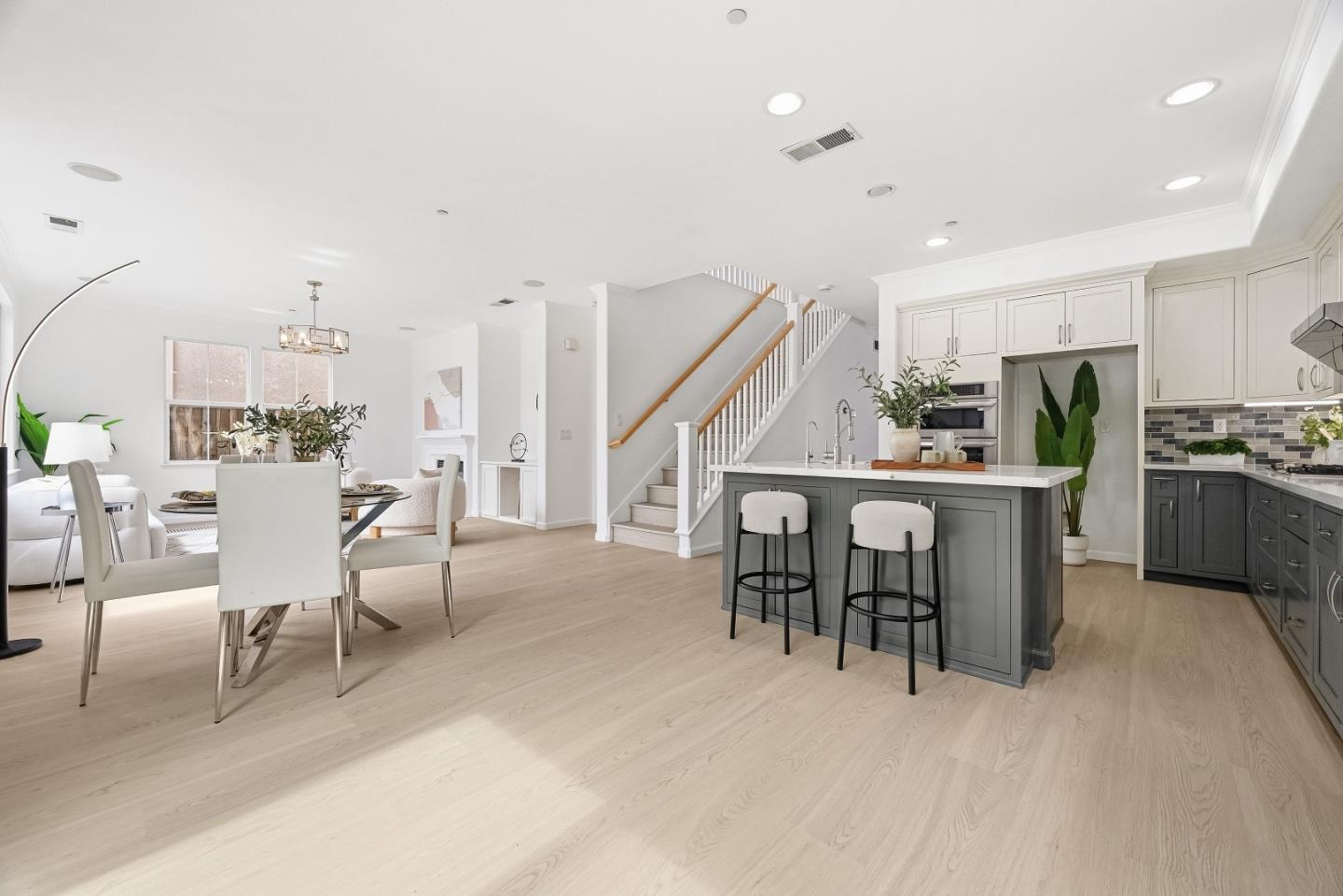 Detail Gallery Image 14 of 47 For 34306 Torrey Pine Ln, Union City,  CA 94587 - 5 Beds | 3/1 Baths