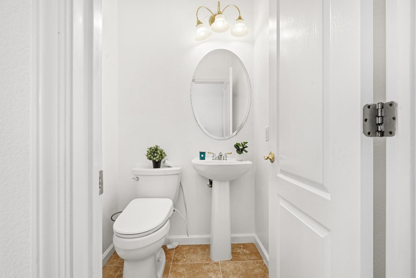 Detail Gallery Image 19 of 47 For 34306 Torrey Pine Ln, Union City,  CA 94587 - 5 Beds | 3/1 Baths