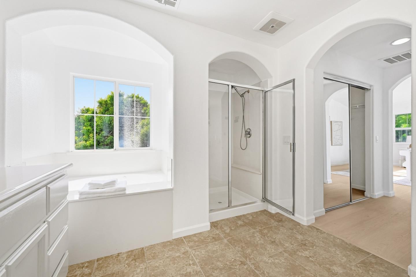 Detail Gallery Image 26 of 47 For 34306 Torrey Pine Ln, Union City,  CA 94587 - 5 Beds | 3/1 Baths