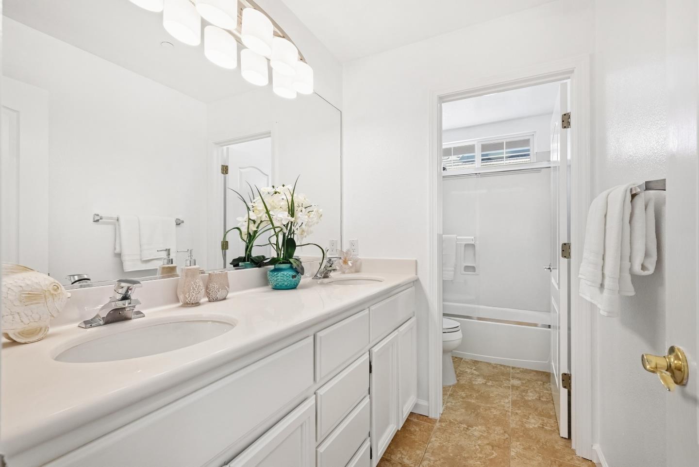 Detail Gallery Image 29 of 47 For 34306 Torrey Pine Ln, Union City,  CA 94587 - 5 Beds | 3/1 Baths