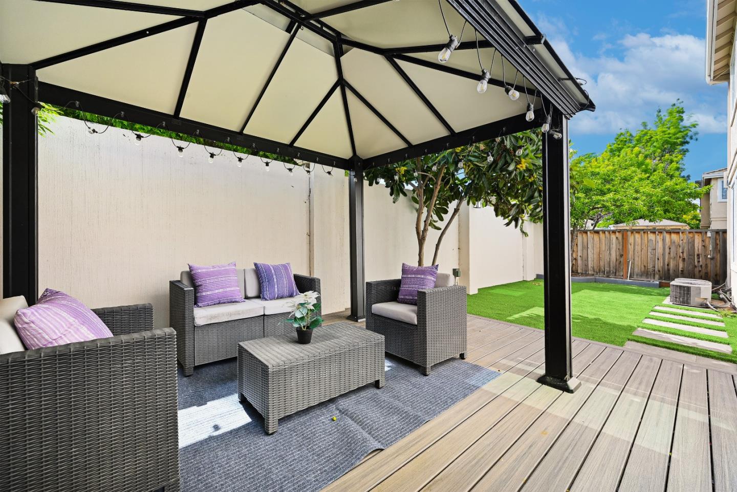 Detail Gallery Image 36 of 47 For 34306 Torrey Pine Ln, Union City,  CA 94587 - 5 Beds | 3/1 Baths