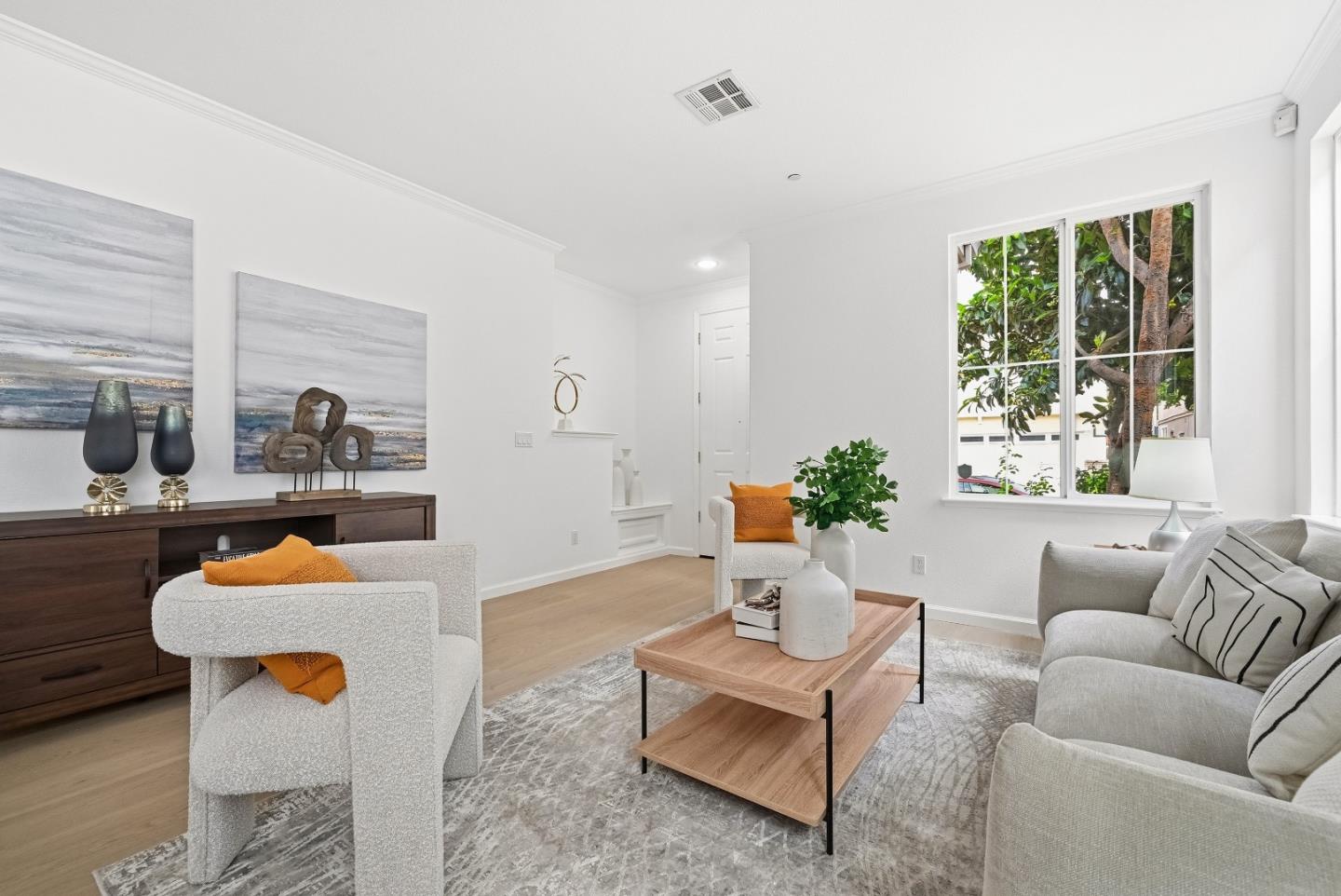 Detail Gallery Image 9 of 47 For 34306 Torrey Pine Ln, Union City,  CA 94587 - 5 Beds | 3/1 Baths