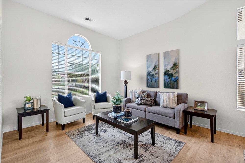 Detail Gallery Image 10 of 36 For 2430 Valley View Rd, Hollister,  CA 95023 - 4 Beds | 2 Baths