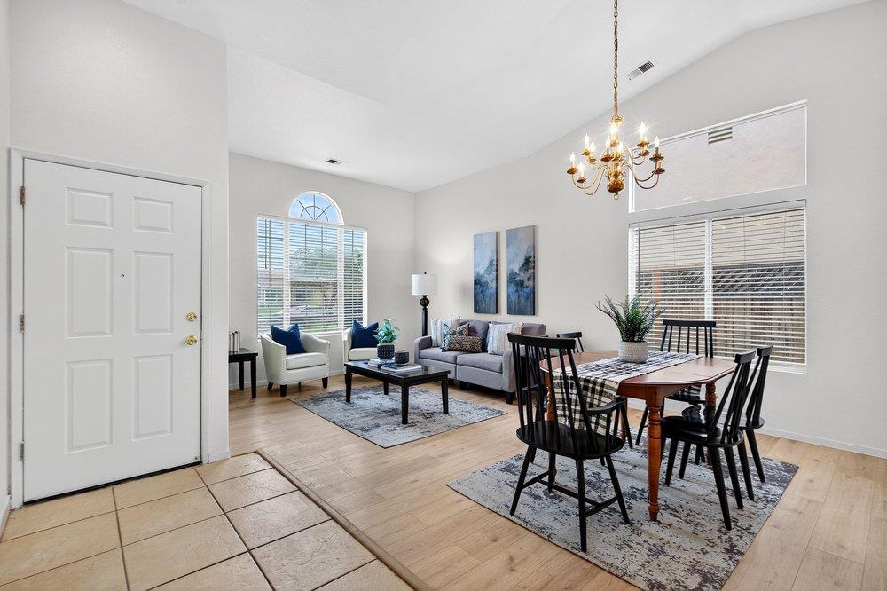 Detail Gallery Image 12 of 36 For 2430 Valley View Rd, Hollister,  CA 95023 - 4 Beds | 2 Baths