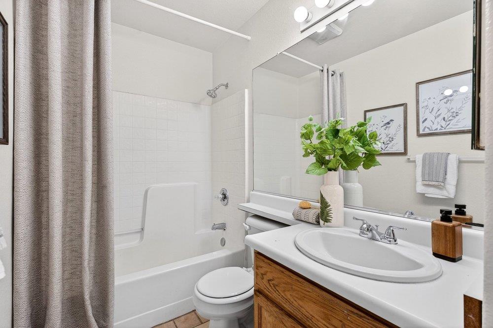 Detail Gallery Image 21 of 36 For 2430 Valley View Rd, Hollister,  CA 95023 - 4 Beds | 2 Baths