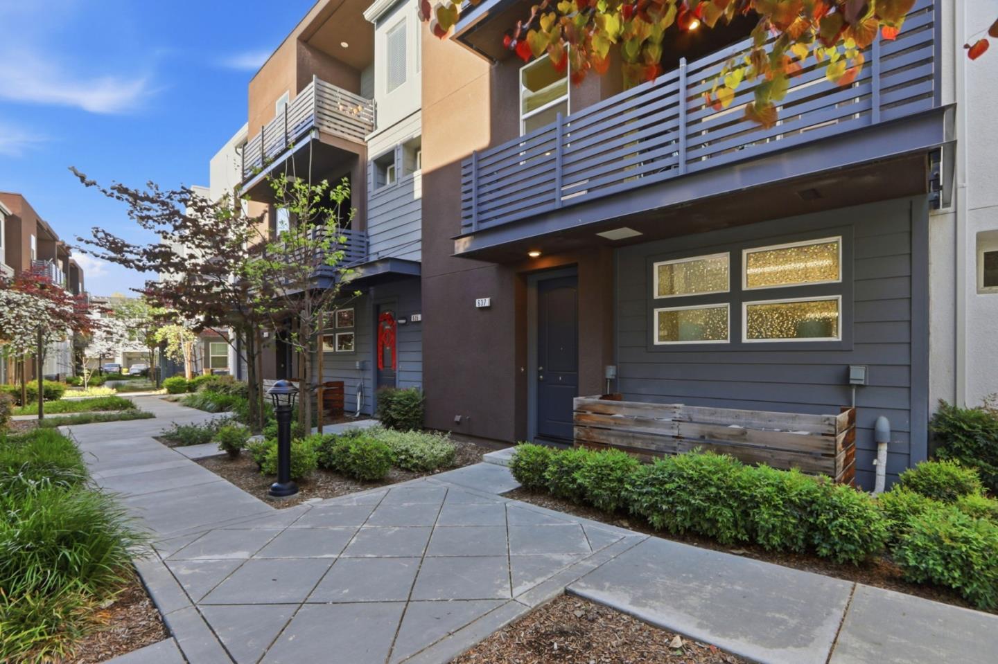 Front Image Thumbnail for ML82036216