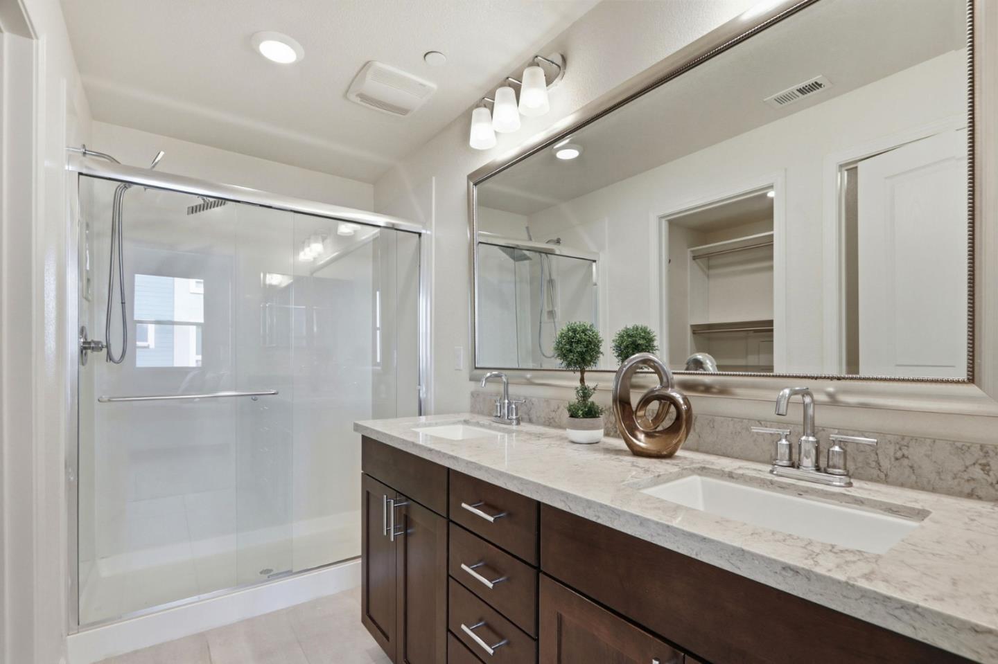 Detail Gallery Image 22 of 39 For 637 Clover, Milpitas,  CA 95035 - 2 Beds | 2 Baths