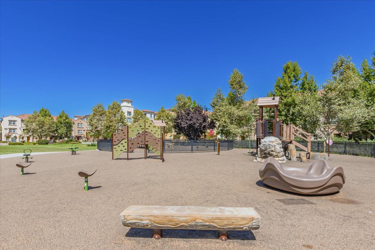 Detail Gallery Image 35 of 39 For 637 Clover, Milpitas,  CA 95035 - 2 Beds | 2 Baths