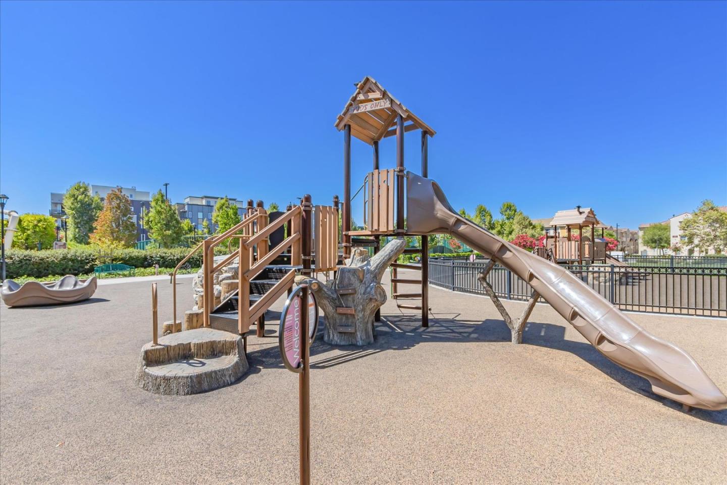 Detail Gallery Image 36 of 39 For 637 Clover, Milpitas,  CA 95035 - 2 Beds | 2 Baths