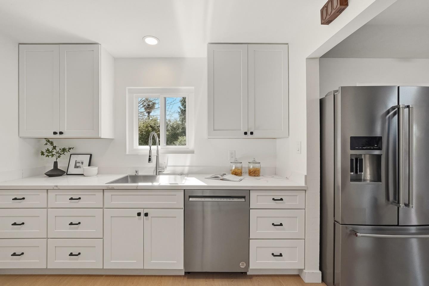 Detail Gallery Image 9 of 32 For 647 Toyon Ave, Sunnyvale,  CA 94086 - 3 Beds | 2 Baths