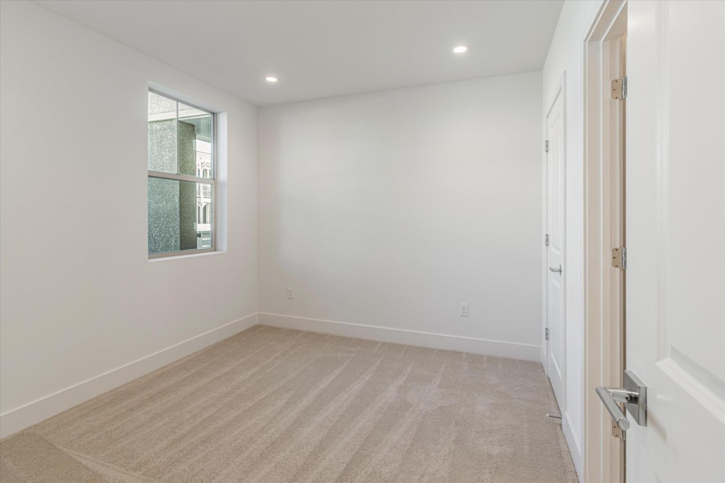 Detail Gallery Image 11 of 24 For 132 Oak Cir, Walnut Creek,  CA 94597 - 3 Beds | 3/1 Baths