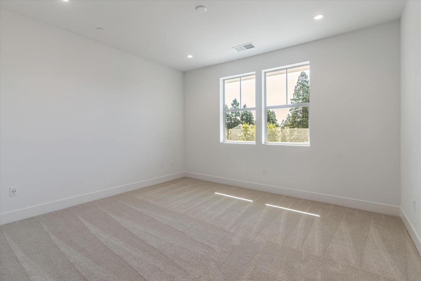 Detail Gallery Image 15 of 24 For 132 Oak Cir, Walnut Creek,  CA 94597 - 3 Beds | 3/1 Baths