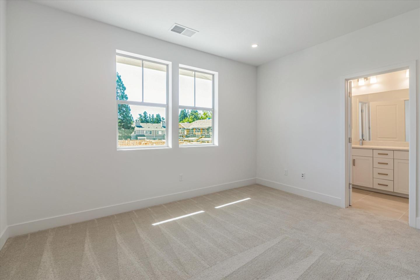 Detail Gallery Image 16 of 24 For 132 Oak Cir, Walnut Creek,  CA 94597 - 3 Beds | 3/1 Baths