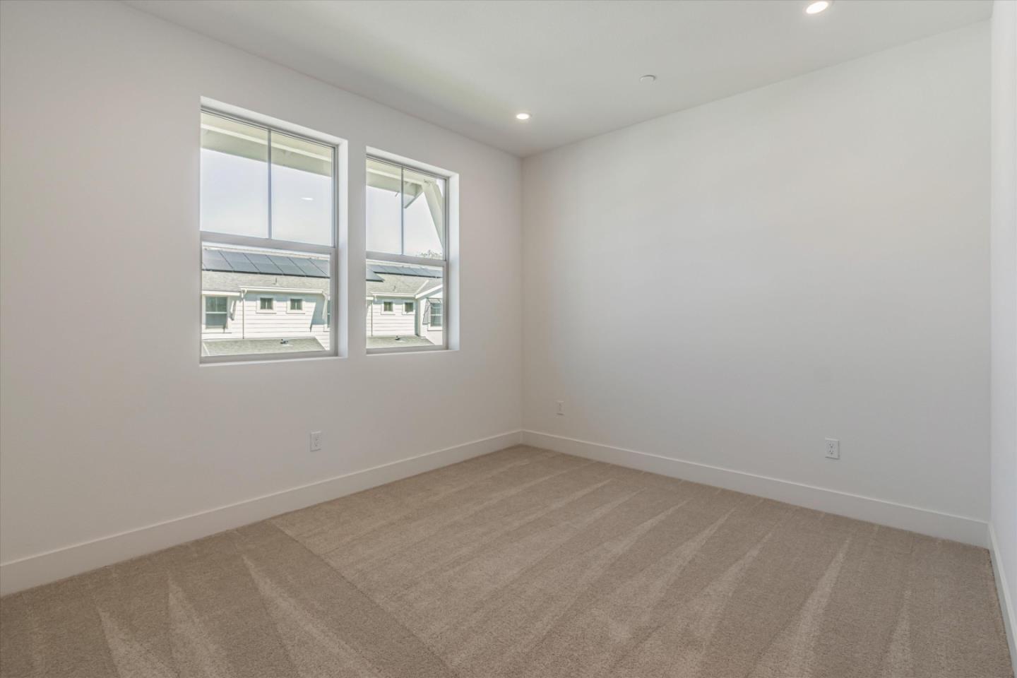 Detail Gallery Image 8 of 24 For 132 Oak Cir, Walnut Creek,  CA 94597 - 3 Beds | 3/1 Baths