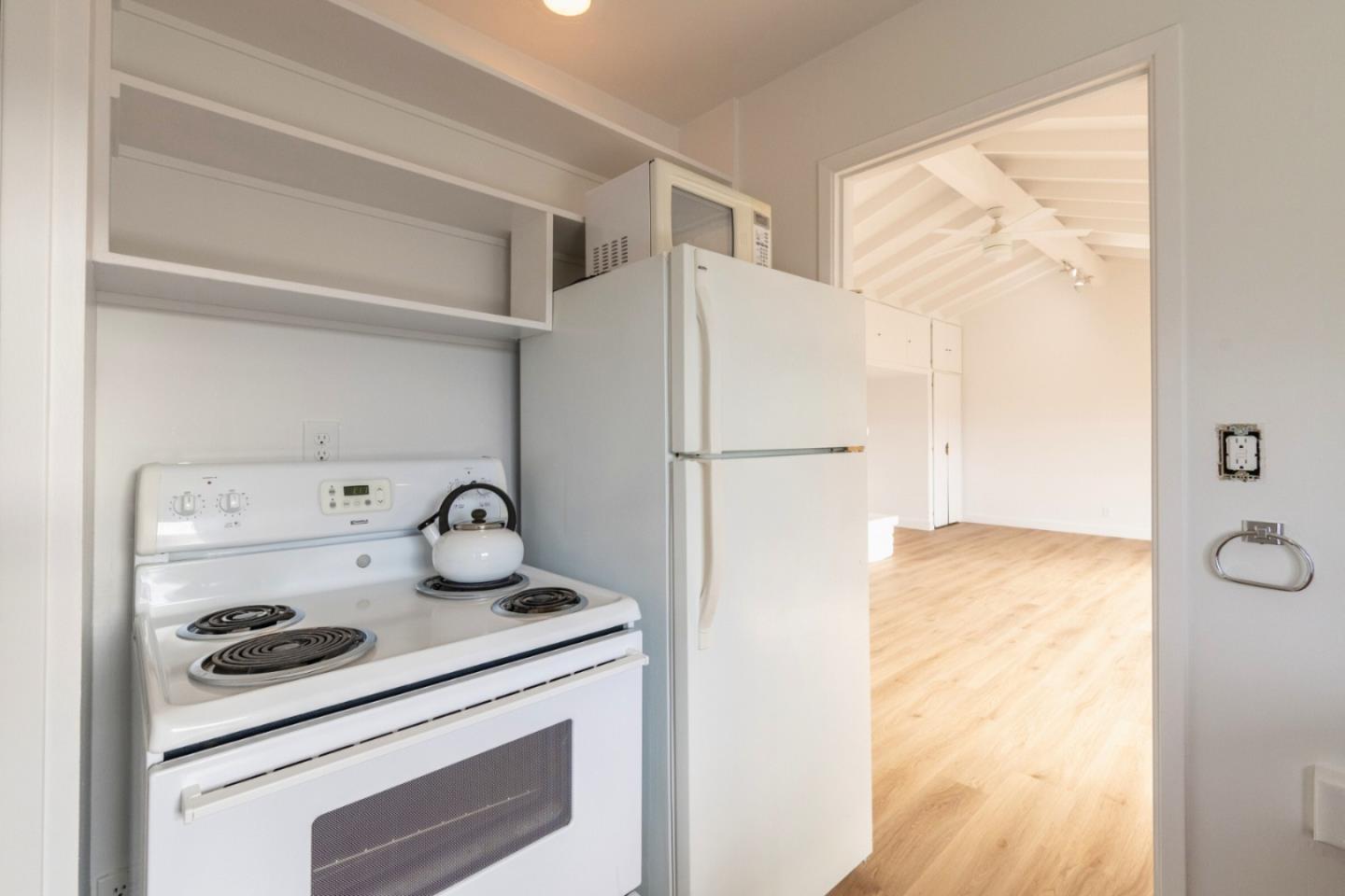 Detail Gallery Image 18 of 22 For 11 Scarlett Rd, Carmel Valley,  CA 93924 - 4 Beds | 3 Baths