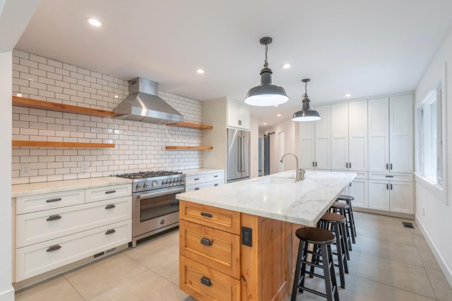 Detail Gallery Image 5 of 22 For 11 Scarlett Rd, Carmel Valley,  CA 93924 - 4 Beds | 3 Baths