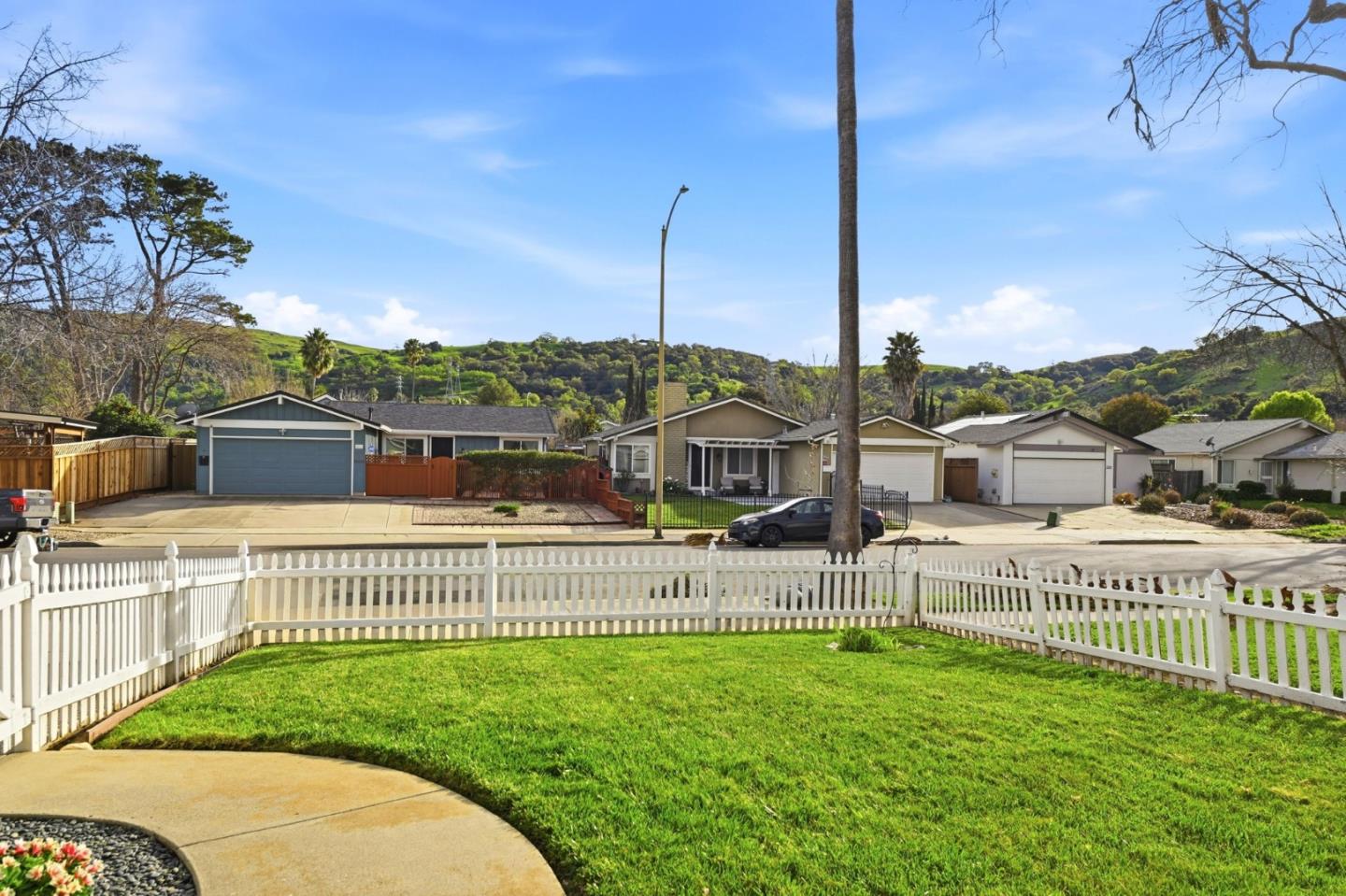 Detail Gallery Image 3 of 29 For 261 Arbor Valley Dr, San Jose,  CA 95119 - 3 Beds | 1 Baths